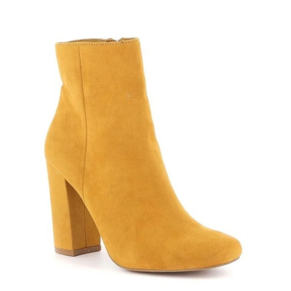 NWOB STEVE MADDEN PIXIE BOOTIE IN MUSTARD SZ 6
